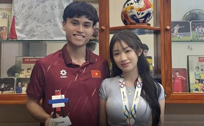 Biểu tượng đăng ký tài khoản, thể hiện bước 1 truy cập trang chủ và chọn Đăng ký.